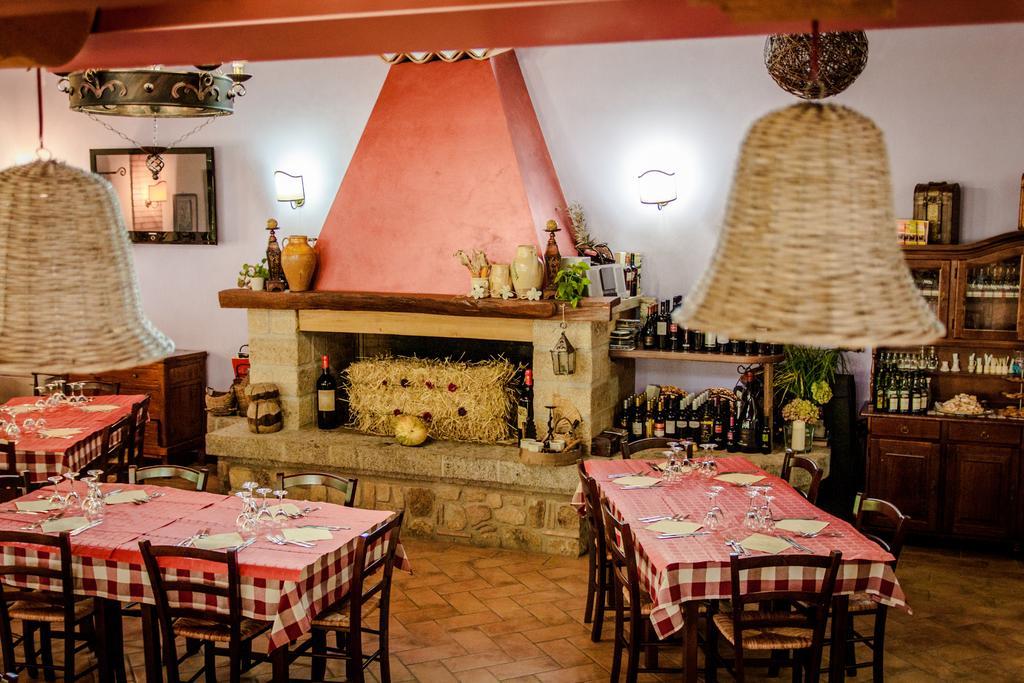 La Taverna Dei Briganti Hotel Cotronei Buitenkant foto