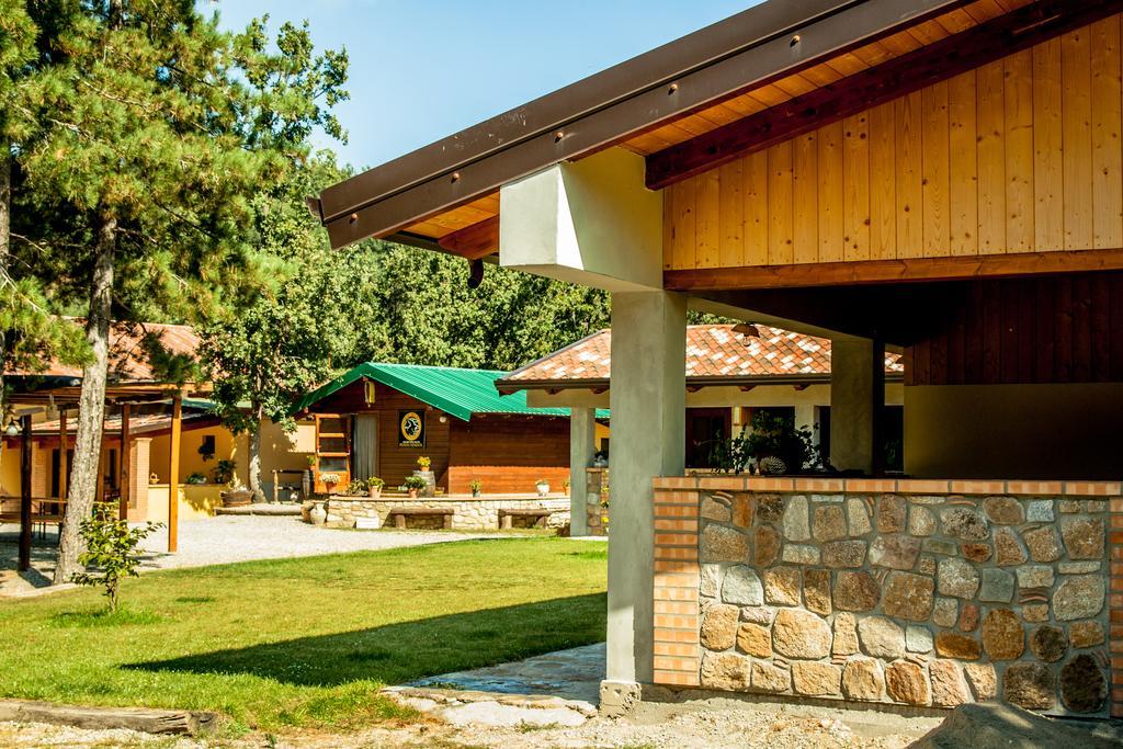 La Taverna Dei Briganti Hotel Cotronei Buitenkant foto